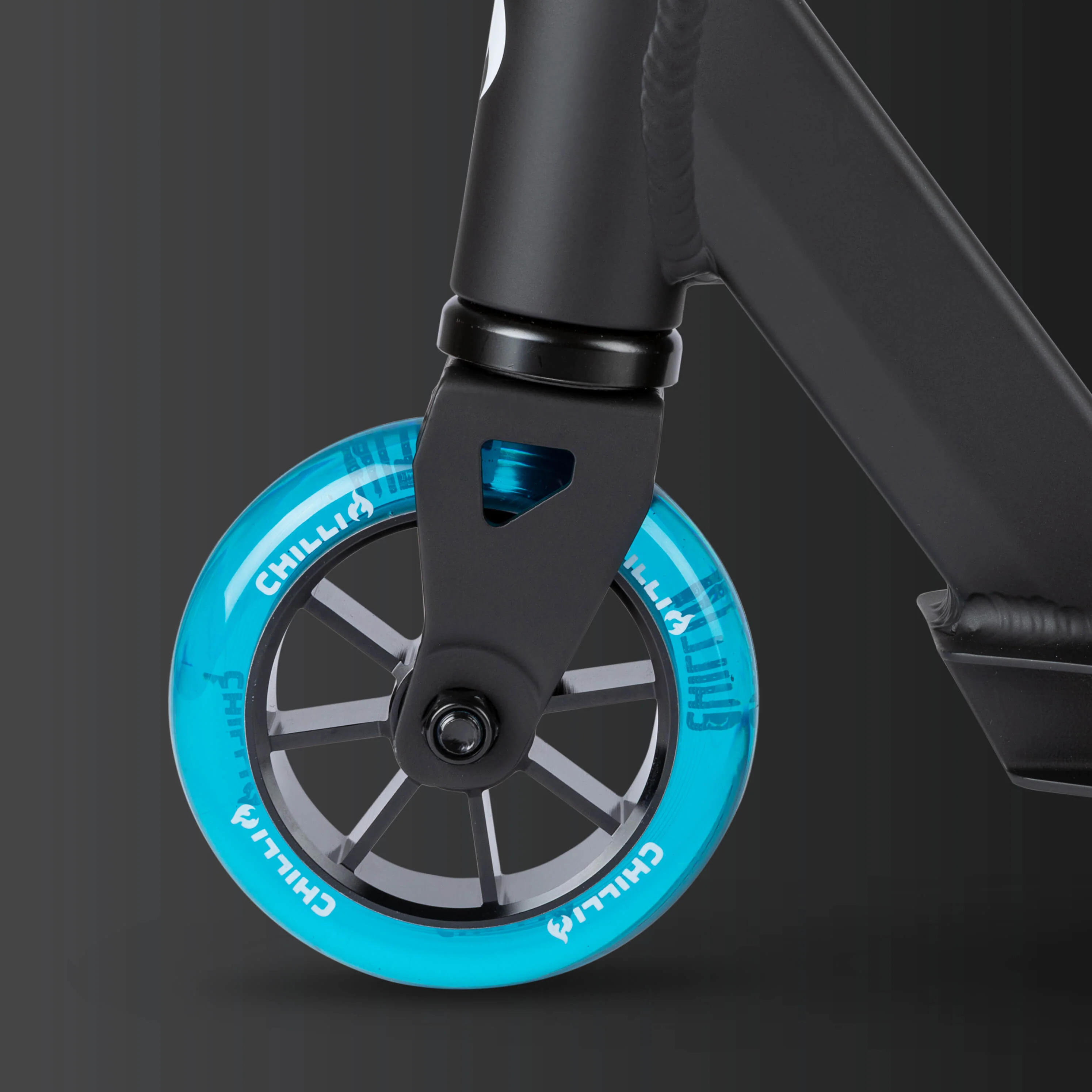 Chilli Base S Stunt Scooter: Blue - Image 8