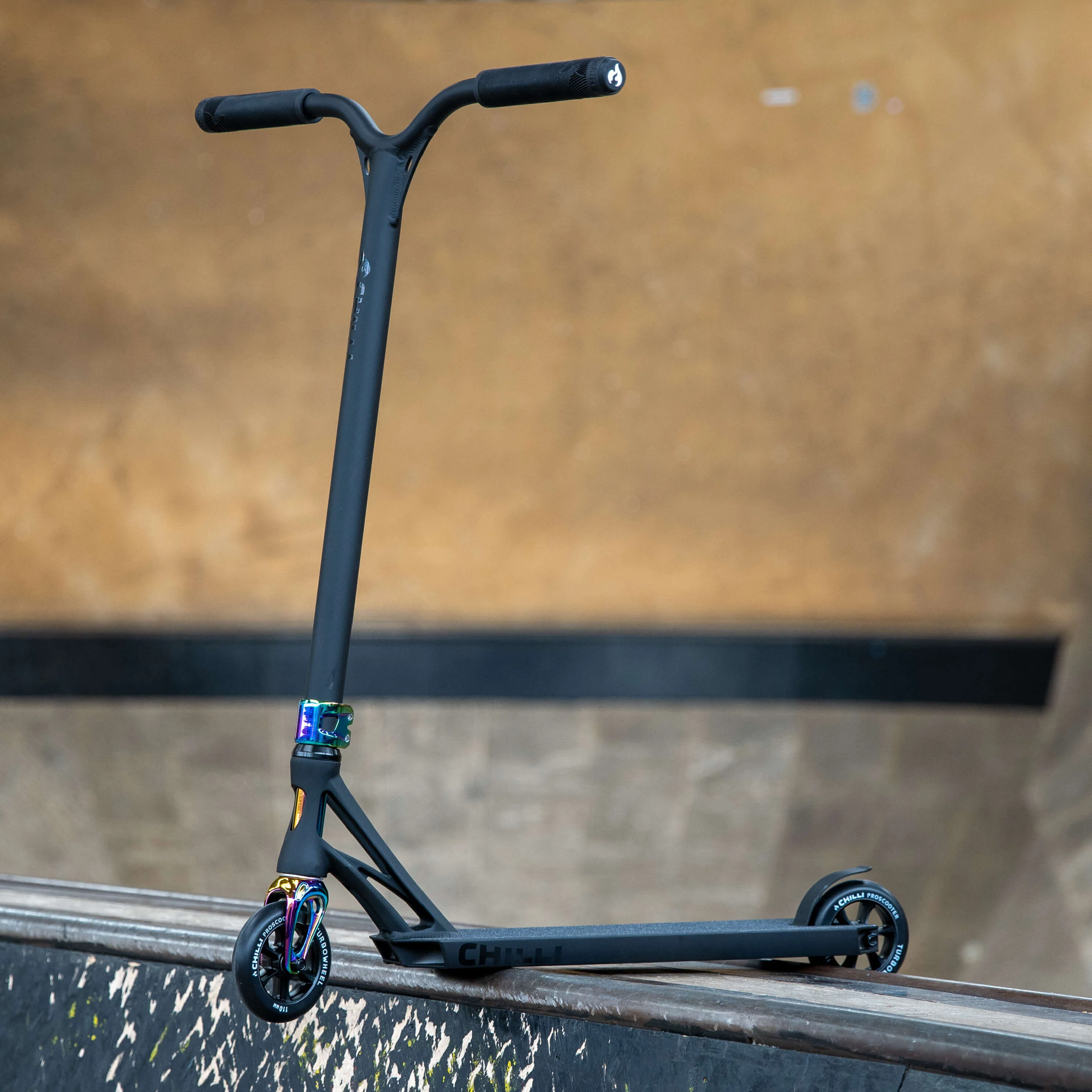 Chilli Beast V2 Stunt Scooter: Black Neochrome - Image 8