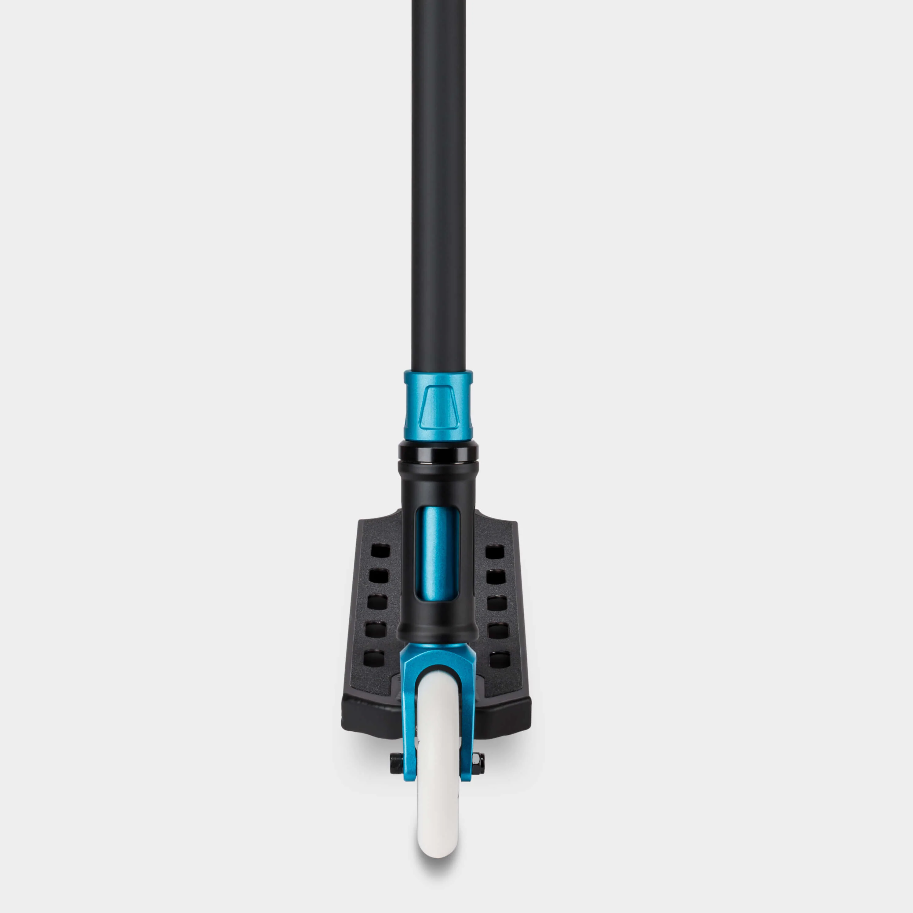 Chilli Ventus Stunt Scooter: Black/White - Image 4