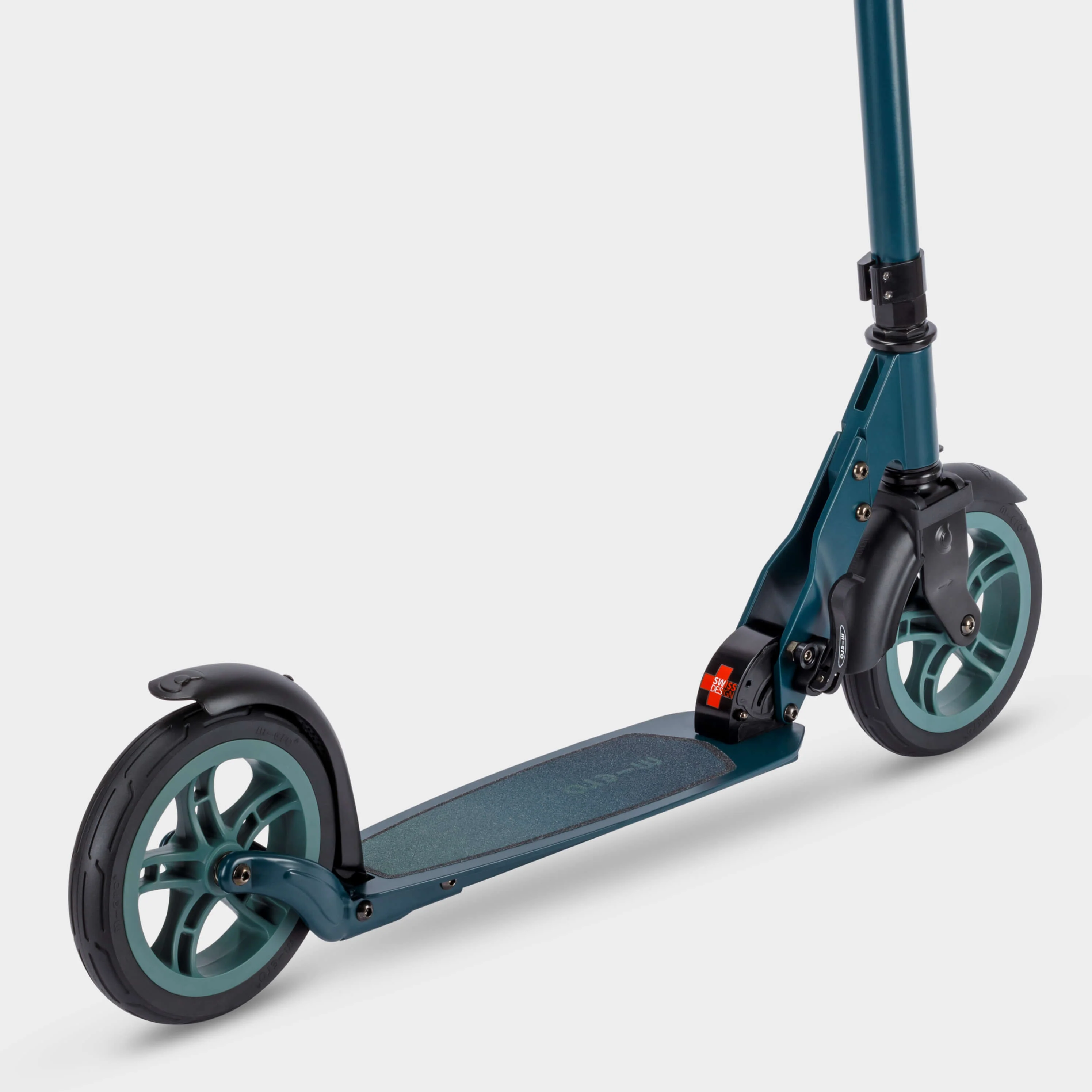 Micro Classic Sporty Wheel Scooter: Green - Image 3
