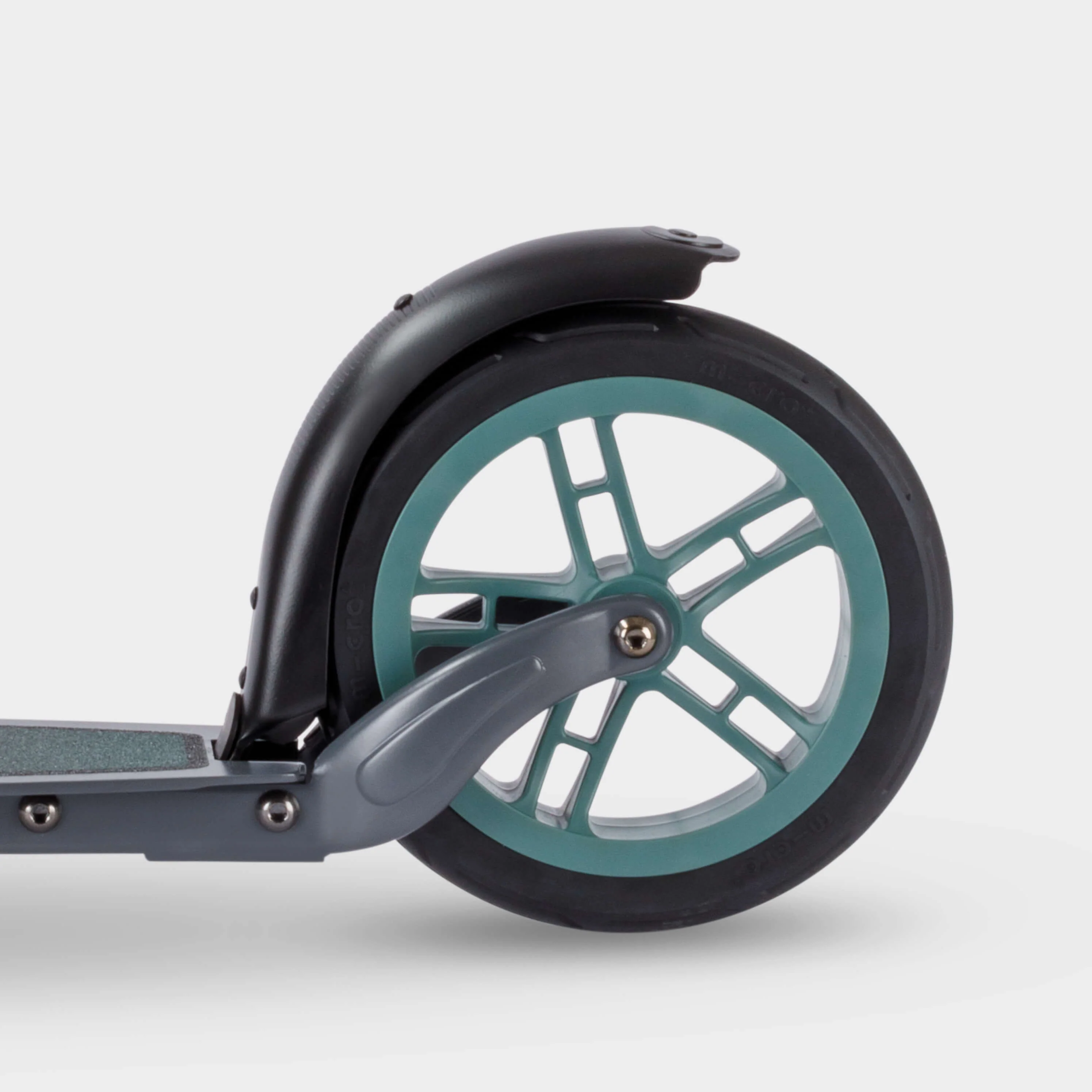 Micro Classic Sporty Wheel Scooter: Grey - Image 4