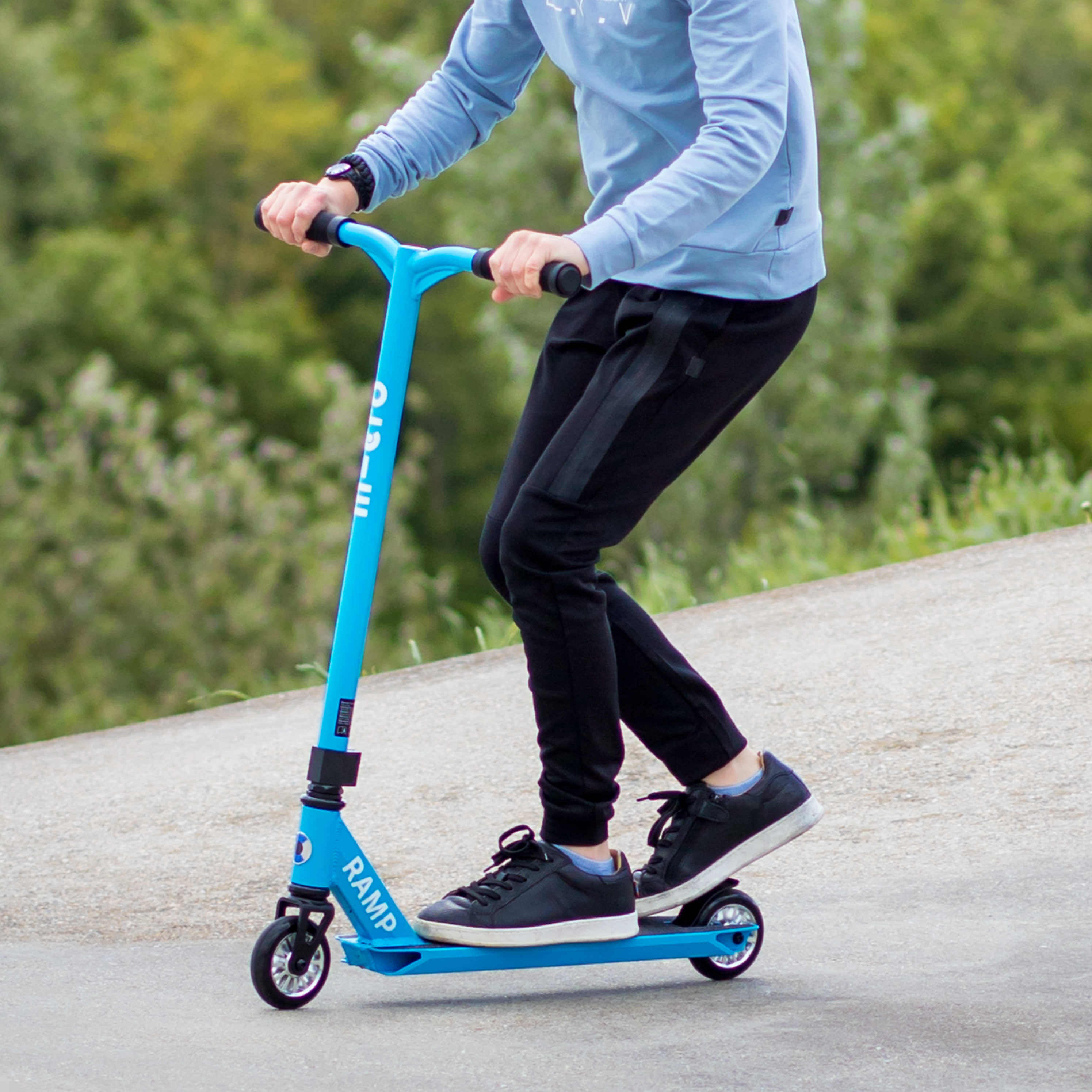 Micro Ramp Tricks Scooter: Blue - Image 6