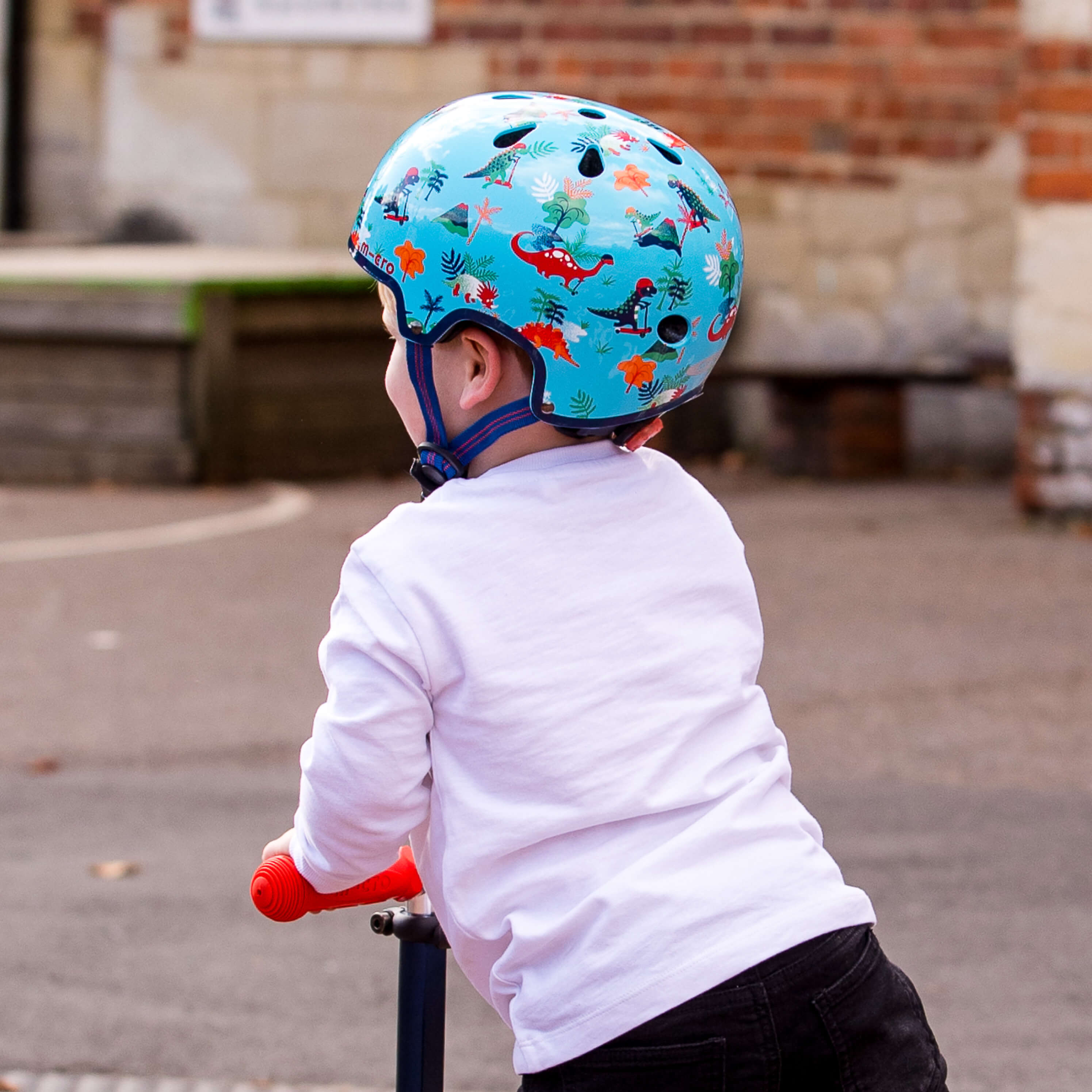 Printed Helmets for Bikes and Scooters: Dino - Image 4